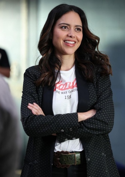 Alyssa Diaz photo