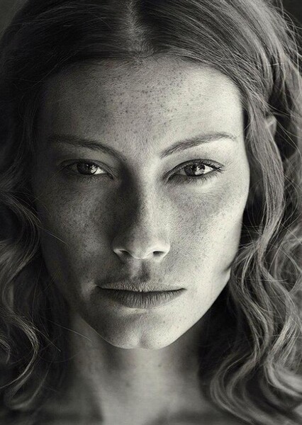 Alyssa Sutherland photo