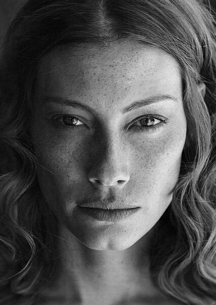 Alyssa Sutherland photo
