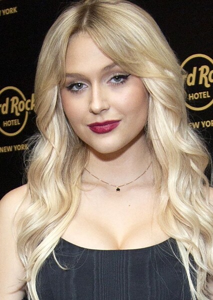 Alyvia Alyn Lind photo
