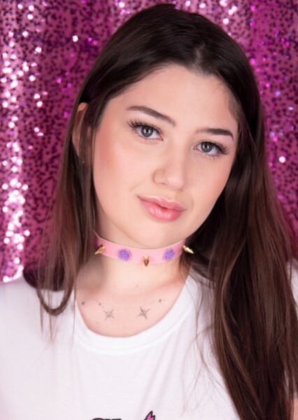 Alyx Star