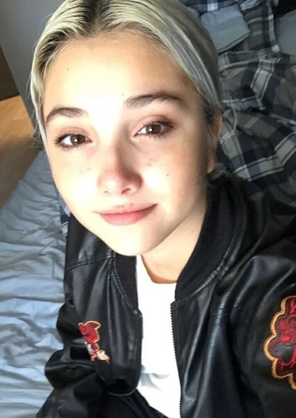 Amanda Arcuri photo