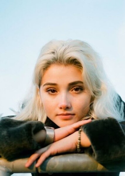 Amanda Arcuri photo