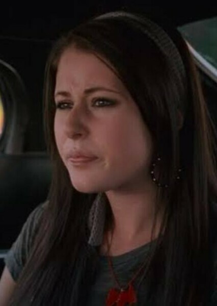 Amanda Crew photo