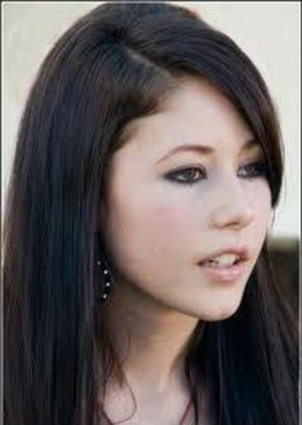 Amanda Crew photo