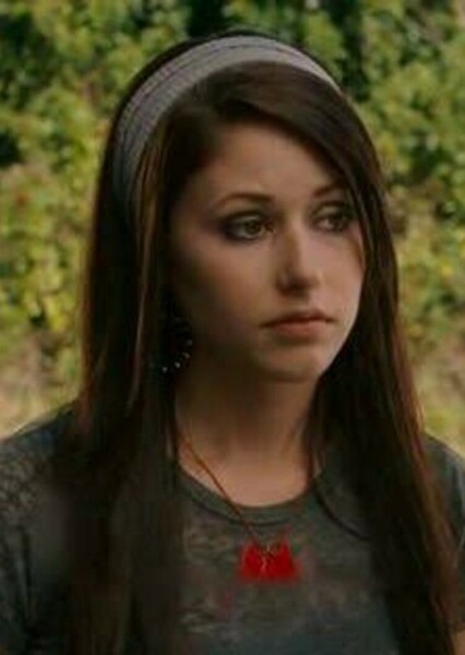 Amanda Crew photo