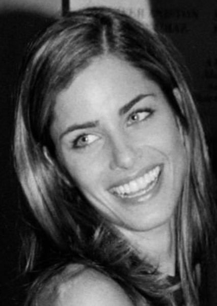 Amanda Peet photo