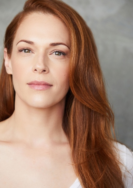Amanda Righetti photo