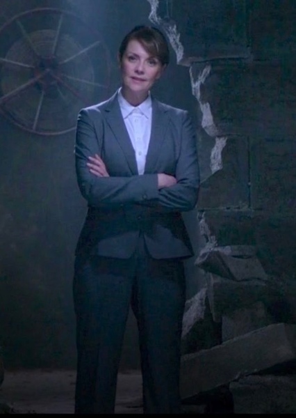 Amanda Tapping photo