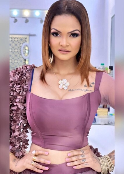 Amaya Adikari photo
