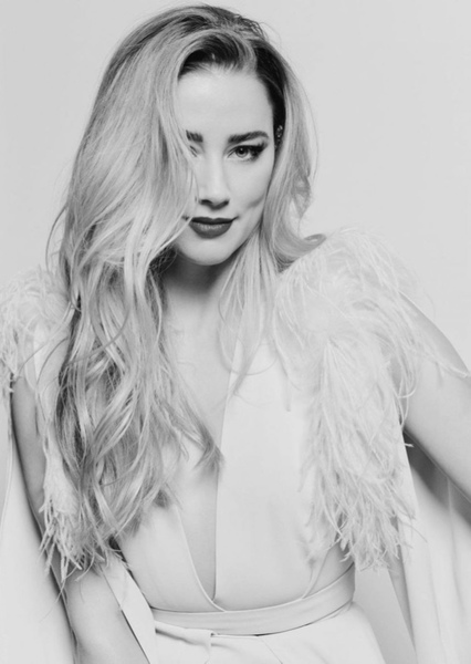 Amber Heard photo