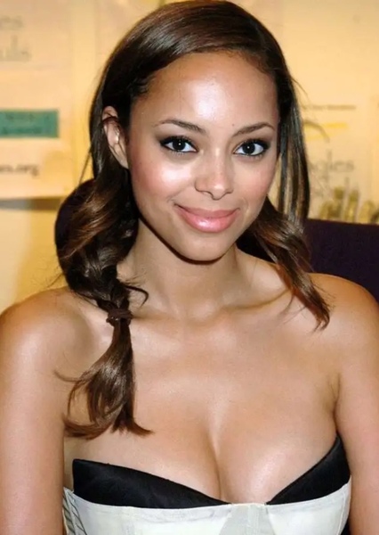 Amber Stevens West photo