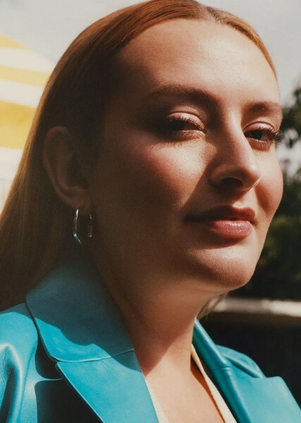 Amelia Dimoldenberg photo