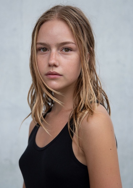 Amélie Hoeferle Fan Casting