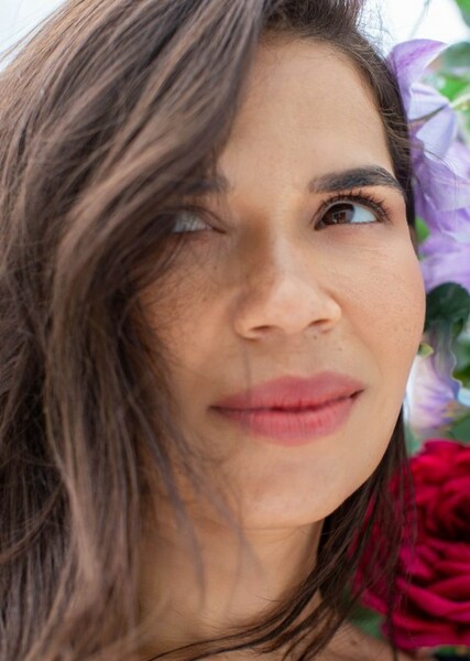 America Ferrera photo