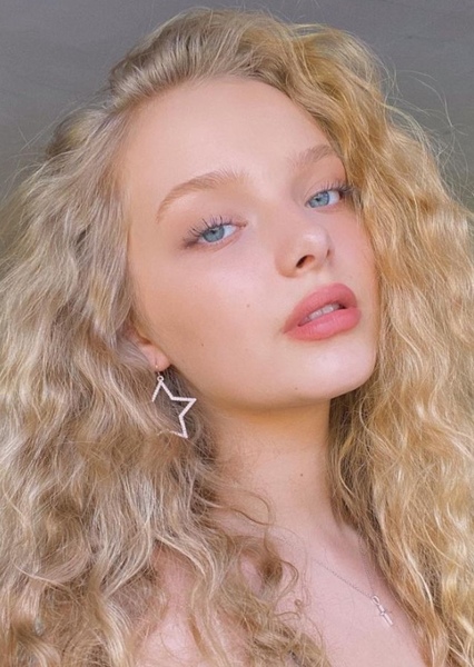 Amiah Miller photo