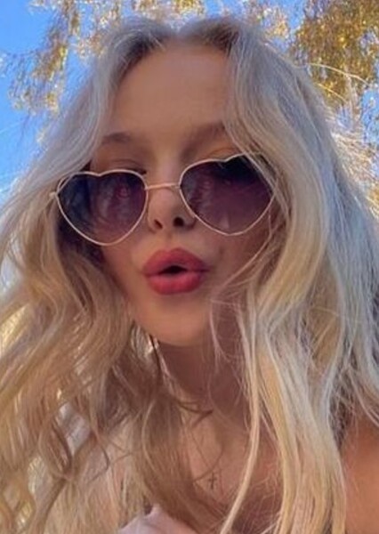 Amiah Miller photo