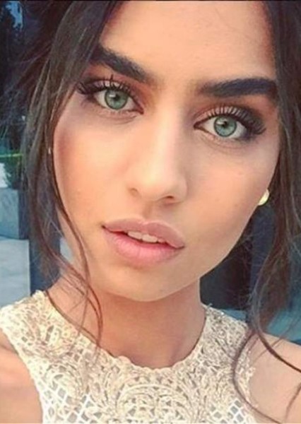 Amine Gülşe photo