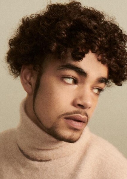 Amir Wilson photo