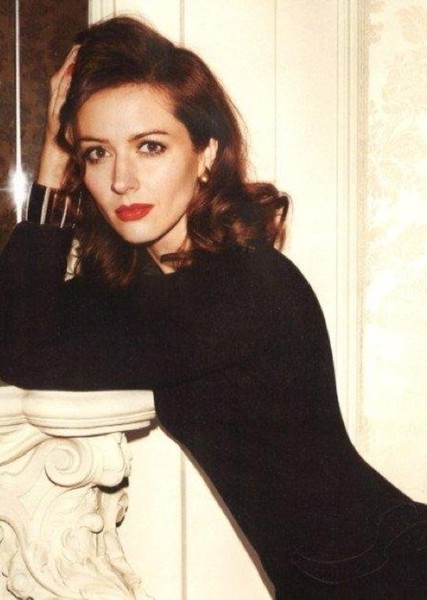 Amy Acker photo