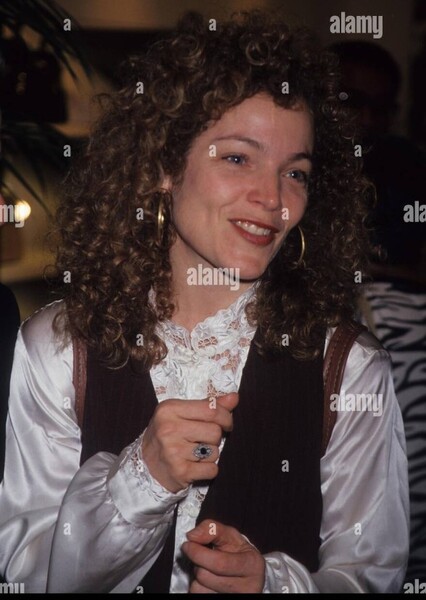 Amy Irving photo