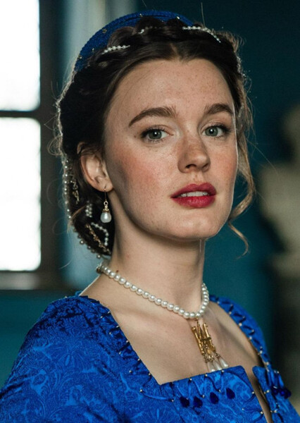 Amy James-Kelly photo