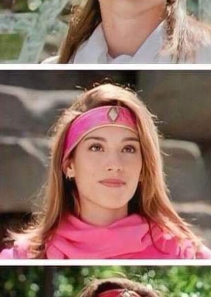 Amy Jo Johnson photo