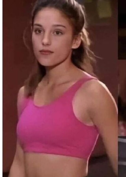 Amy Jo Johnson photo