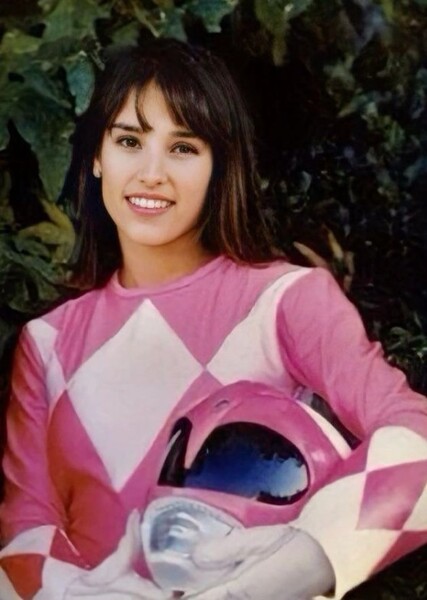 Amy Jo Johnson photo