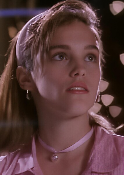 Amy Jo Johnson photo