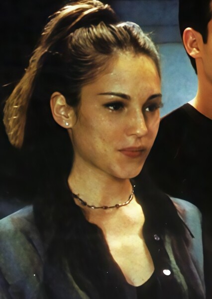 Amy Jo Johnson photo