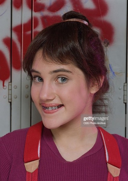 Amy Linker photo