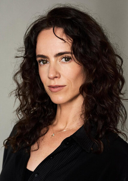 Amy Manson photo