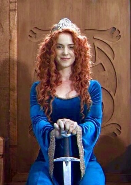 Amy Manson photo