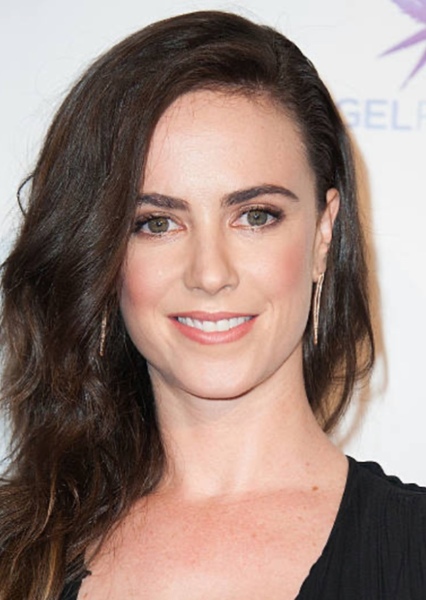 Amy Manson photo