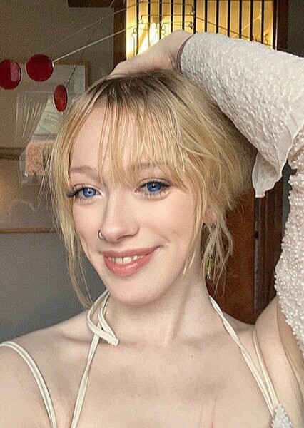 Amybeth McNulty photo