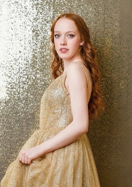 Amybeth McNulty photo