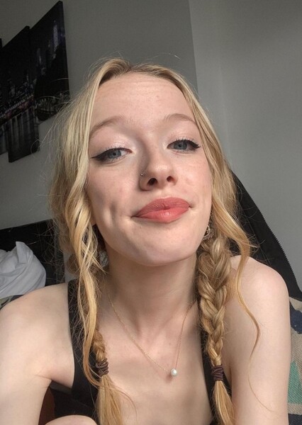 Amybeth McNulty photo