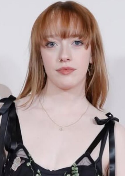 Amybeth McNulty photo