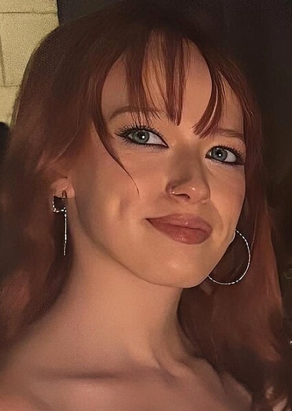 Amybeth McNulty photo