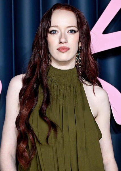 Amybeth McNulty photo