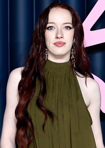 Amybeth McNulty photo