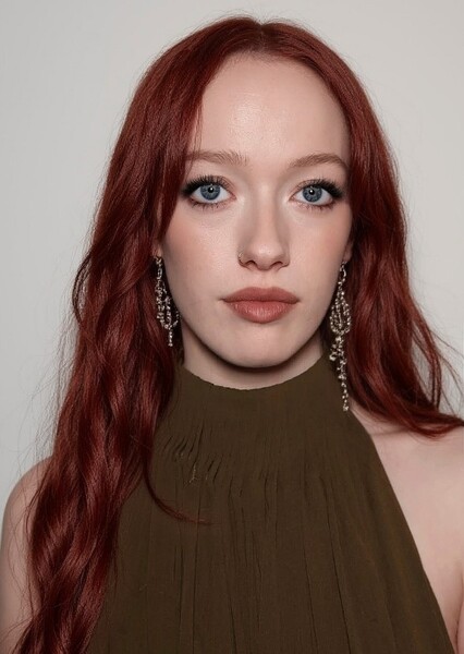 Amybeth McNulty
