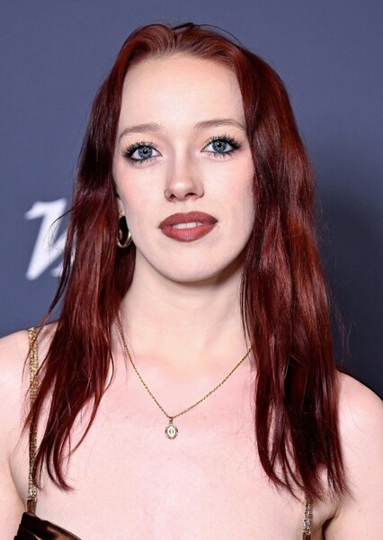 Amybeth McNulty photo