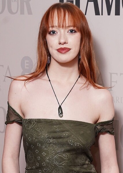 Amybeth McNulty photo