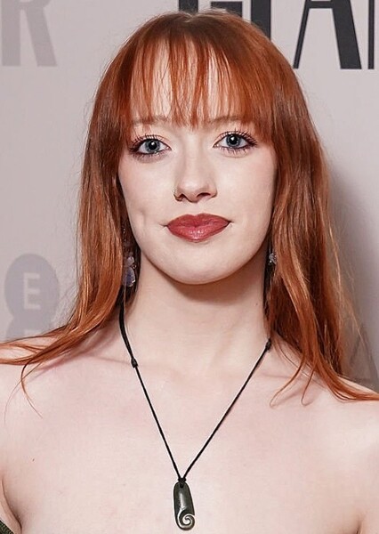 Amybeth McNulty photo