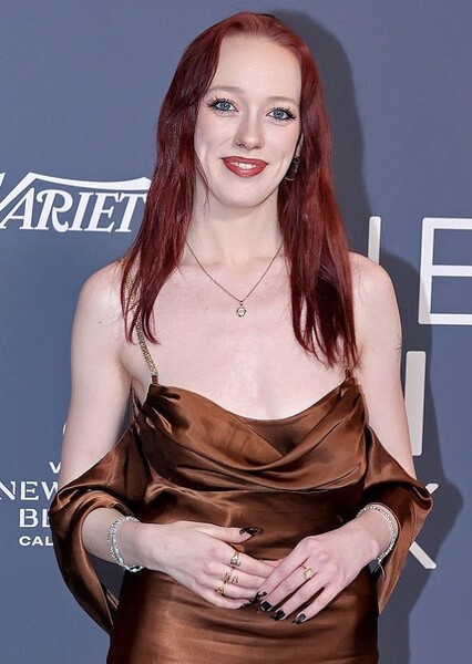 Amybeth McNulty photo