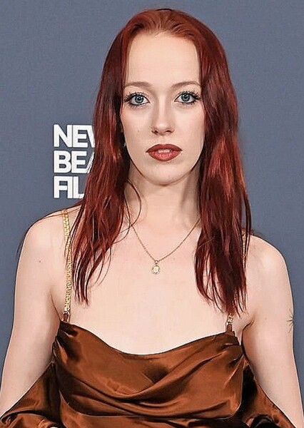 Amybeth McNulty photo