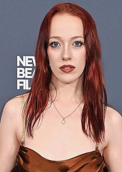 Amybeth McNulty photo