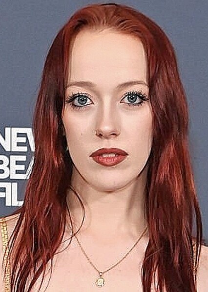Amybeth McNulty photo